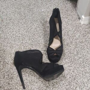 Jessica Simpson Black Peep-Toe Heels